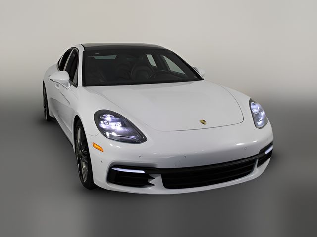 2018 Porsche Panamera 