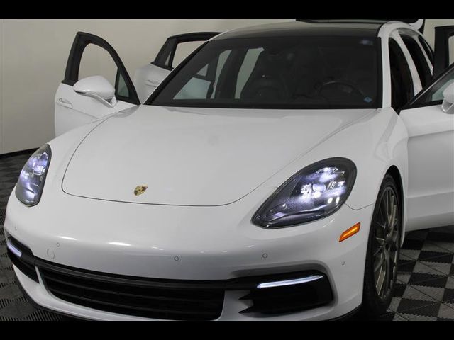 2018 Porsche Panamera 