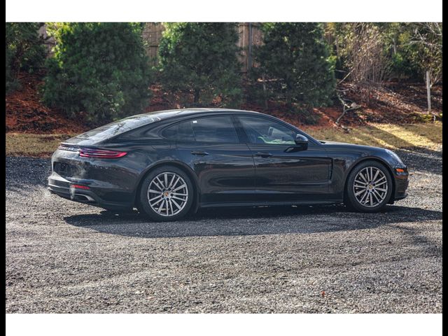 2018 Porsche Panamera 