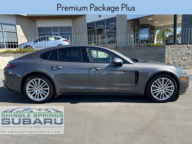 2018 Porsche Panamera Base