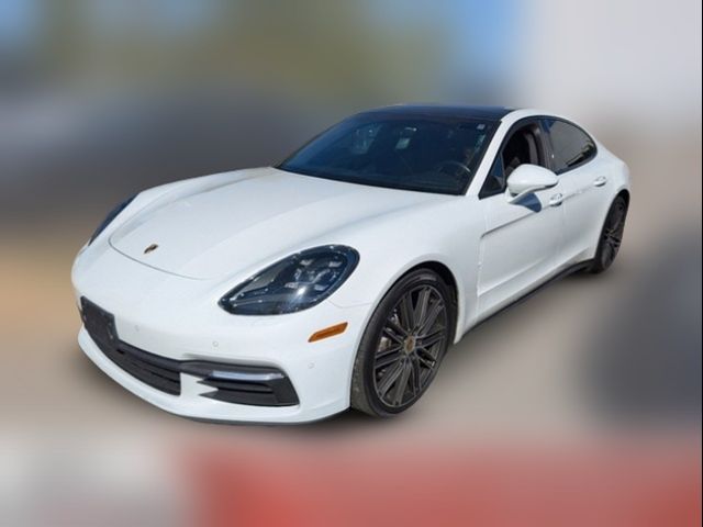 2018 Porsche Panamera 