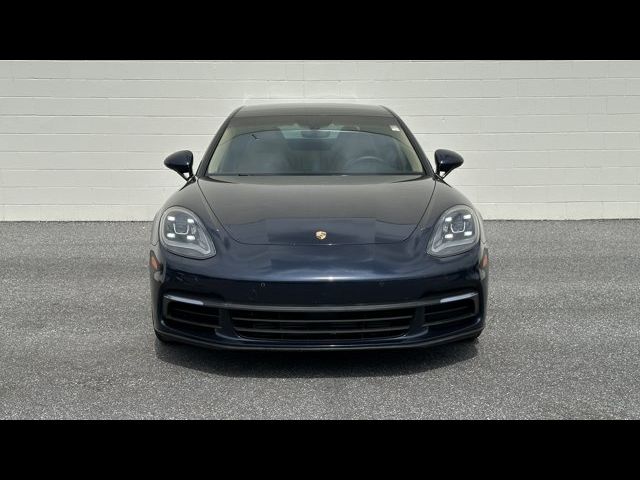 2018 Porsche Panamera 