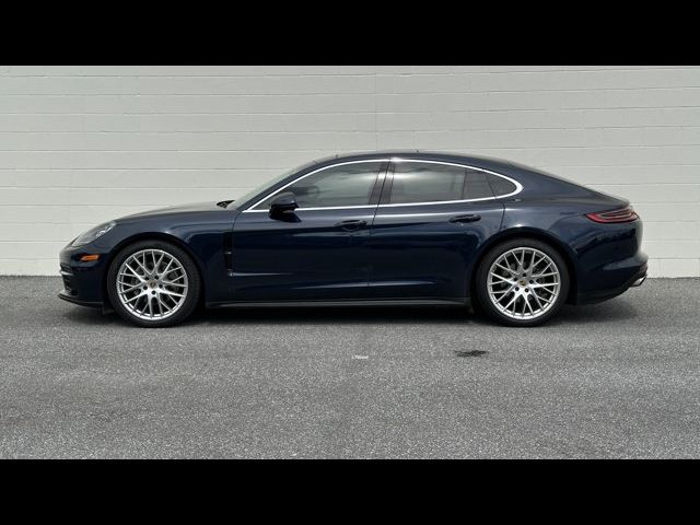 2018 Porsche Panamera 