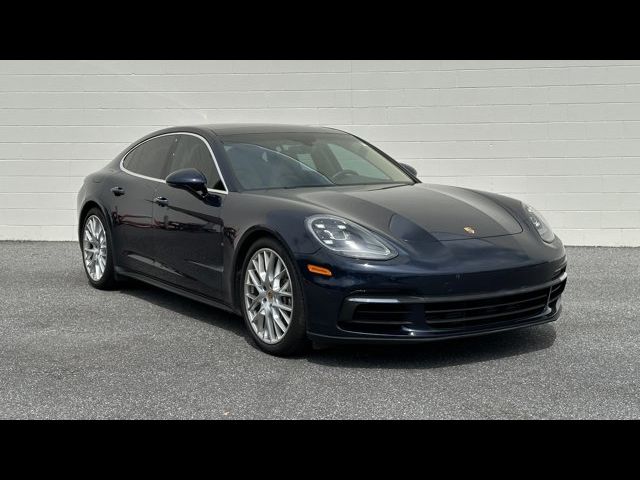 2018 Porsche Panamera 