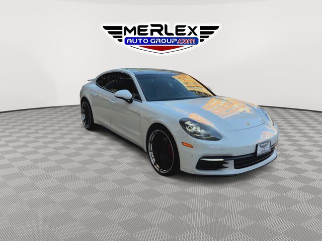 2018 Porsche Panamera 4