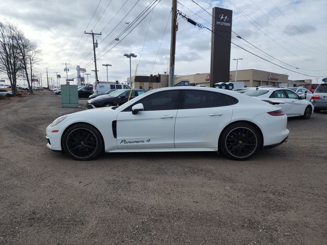 2018 Porsche Panamera 4