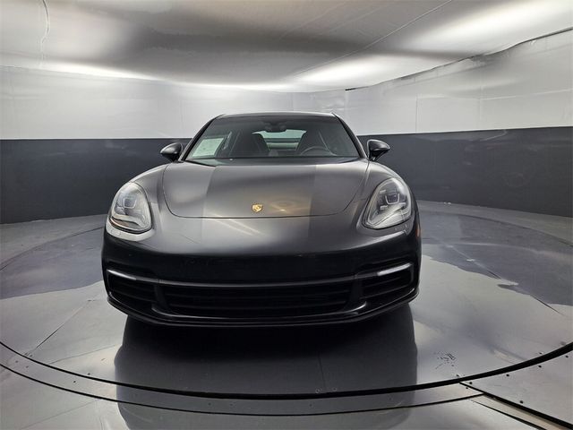 2018 Porsche Panamera 