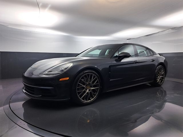 2018 Porsche Panamera 