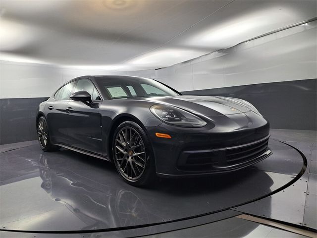 2018 Porsche Panamera 