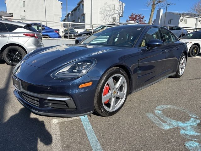 2018 Porsche Panamera 4