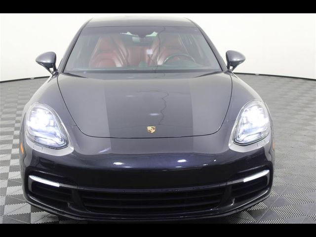 2018 Porsche Panamera 