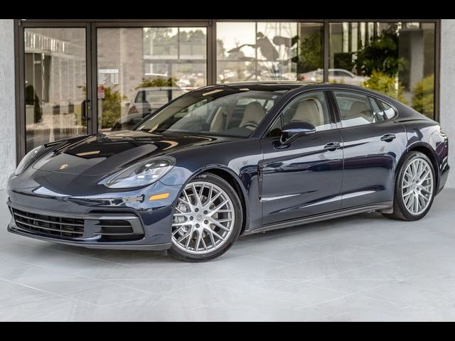 2018 Porsche Panamera 