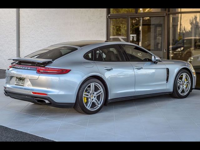 2018 Porsche Panamera 