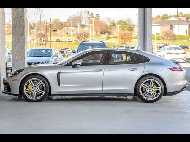 2018 Porsche Panamera 