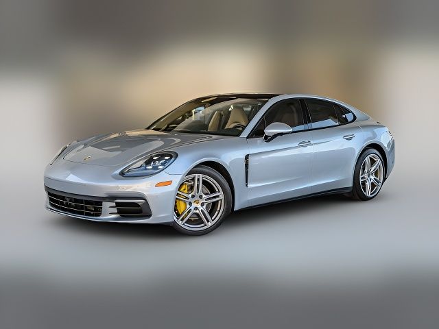 2018 Porsche Panamera 