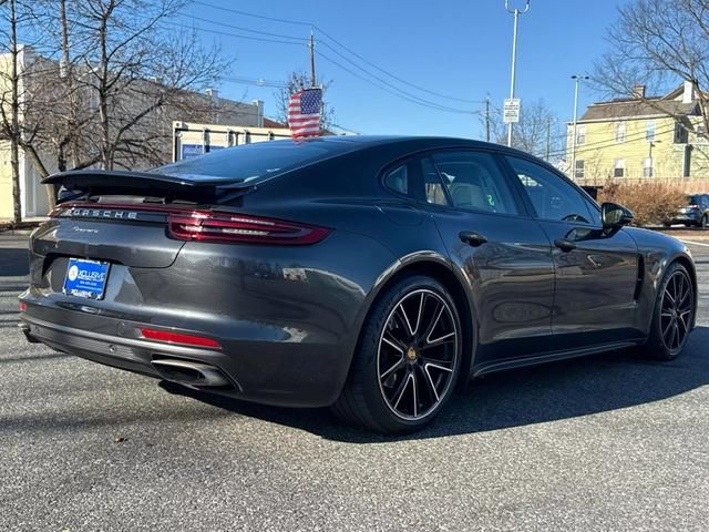 2018 Porsche Panamera 4