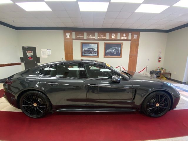 2018 Porsche Panamera Turbo