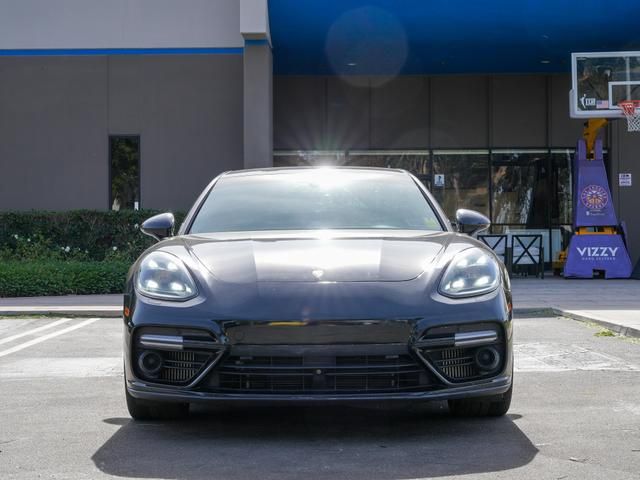 2018 Porsche Panamera Turbo