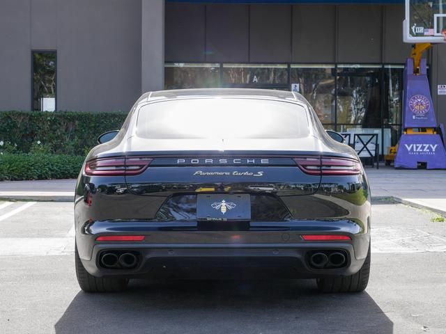 2018 Porsche Panamera Turbo