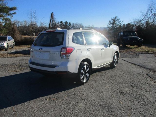 2018 Subaru Forester Base