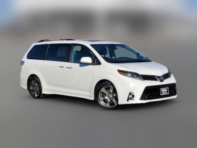 2018 Toyota Sienna 