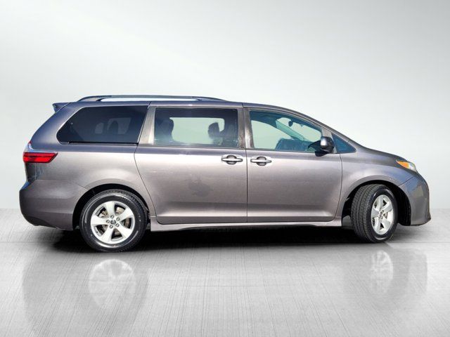 2018 Toyota Sienna 
