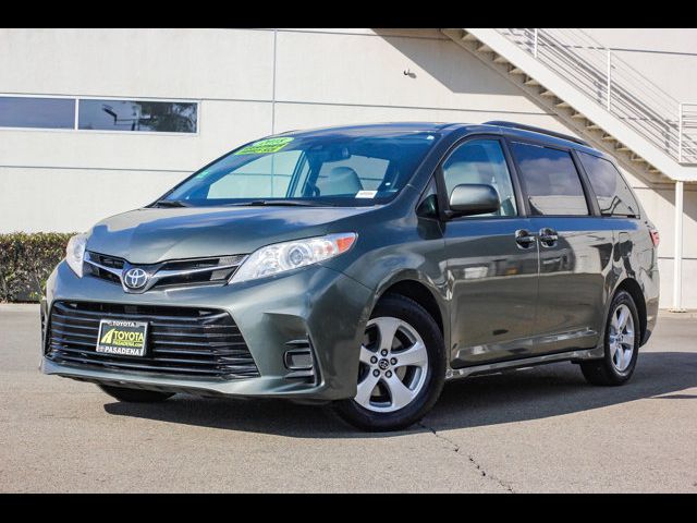 2018 Toyota Sienna LE