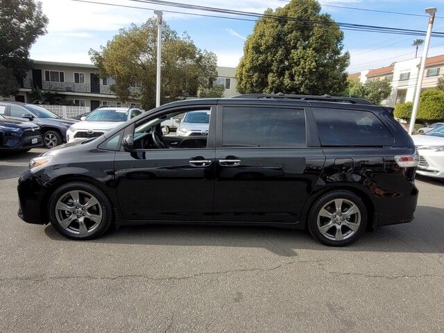 2018 Toyota Sienna SE