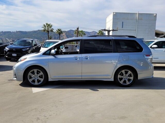 2018 Toyota Sienna SE