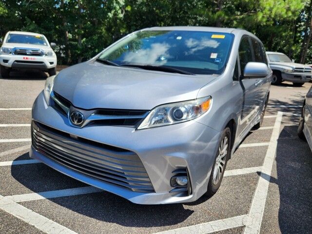 2018 Toyota Sienna XLE