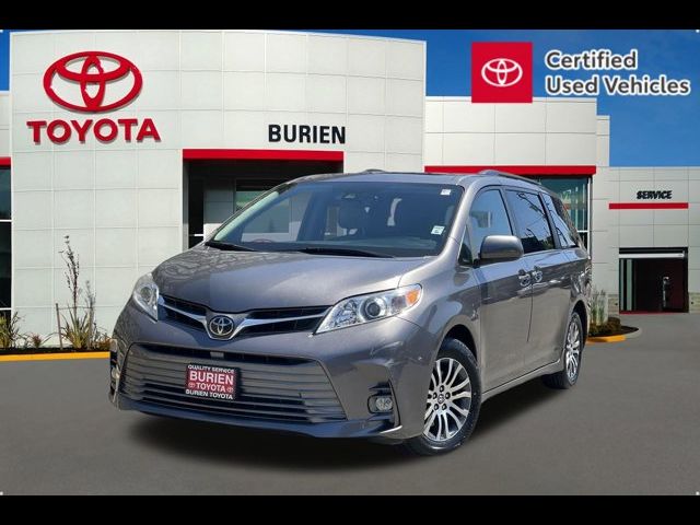 2018 Toyota Sienna XLE