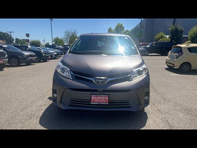 2018 Toyota Sienna XLE