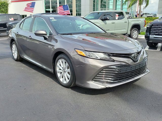 2018 Toyota Camry SE