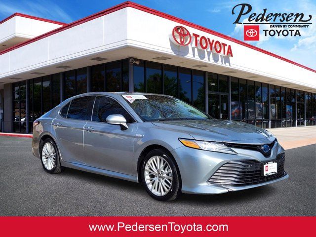 2018 Toyota Camry Hybrid XLE