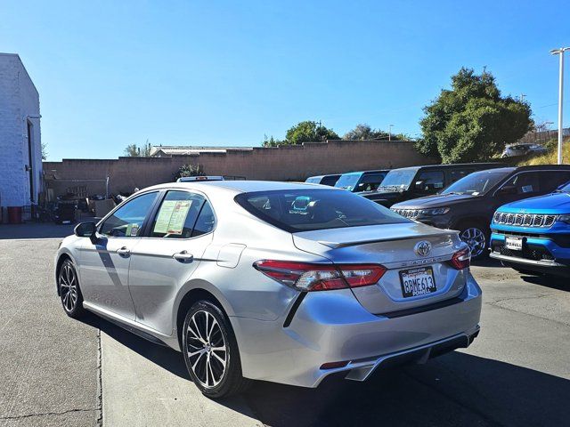 2018 Toyota Camry SE