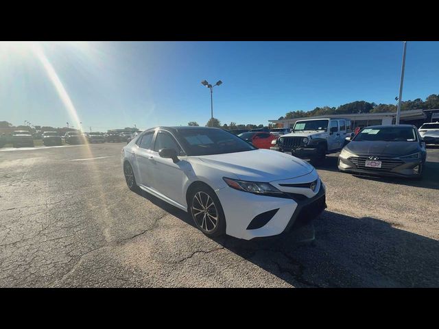 2018 Toyota Camry Hybrid SE