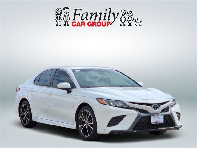 2018 Toyota Camry SE