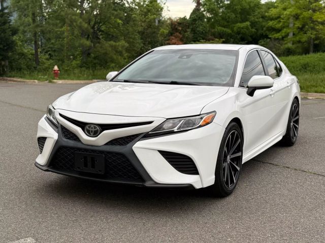 2018 Toyota Camry SE