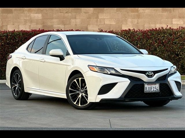 2018 Toyota Camry SE