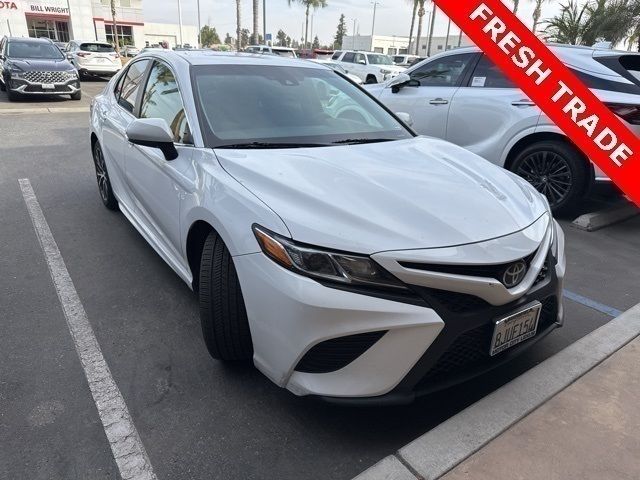 2018 Toyota Camry SE