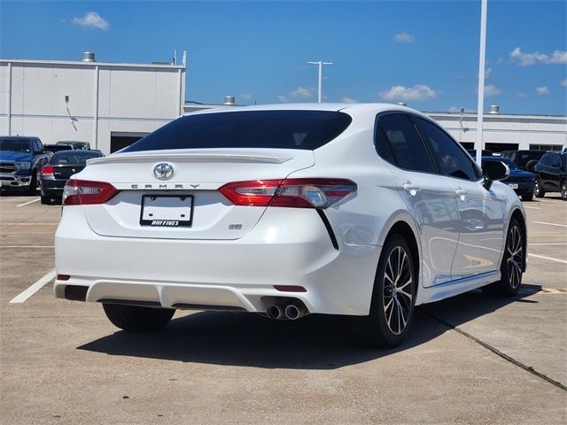 2018 Toyota Camry SE