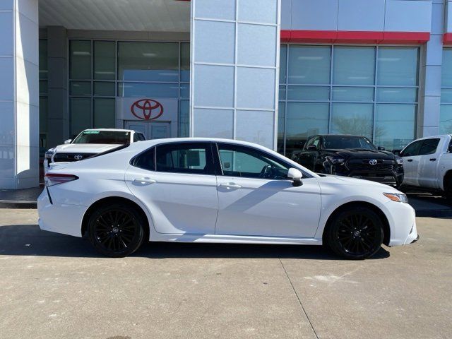 2018 Toyota Camry SE