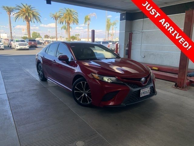 2018 Toyota Camry SE