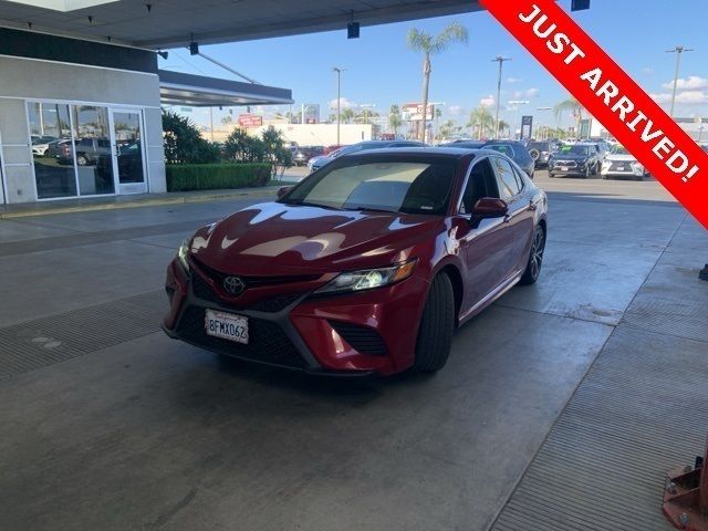 2018 Toyota Camry SE