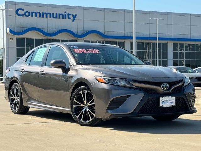 2018 Toyota Camry SE