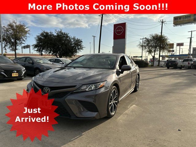 2018 Toyota Camry SE