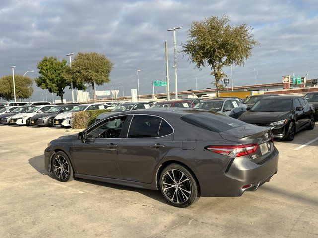 2018 Toyota Camry SE