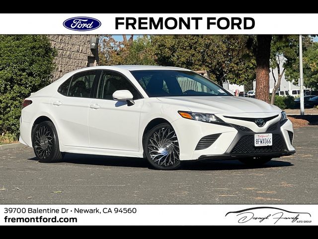 2018 Toyota Camry SE