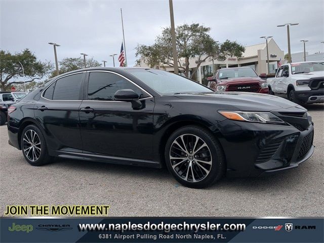 2018 Toyota Camry SE