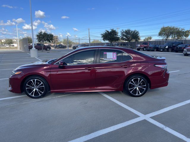 2018 Toyota Camry SE